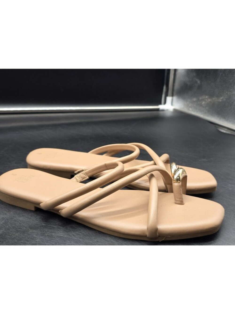 Time And Tru Sandals Womens Size 9 Beige Thong Strappy Medallion Slide Shoes